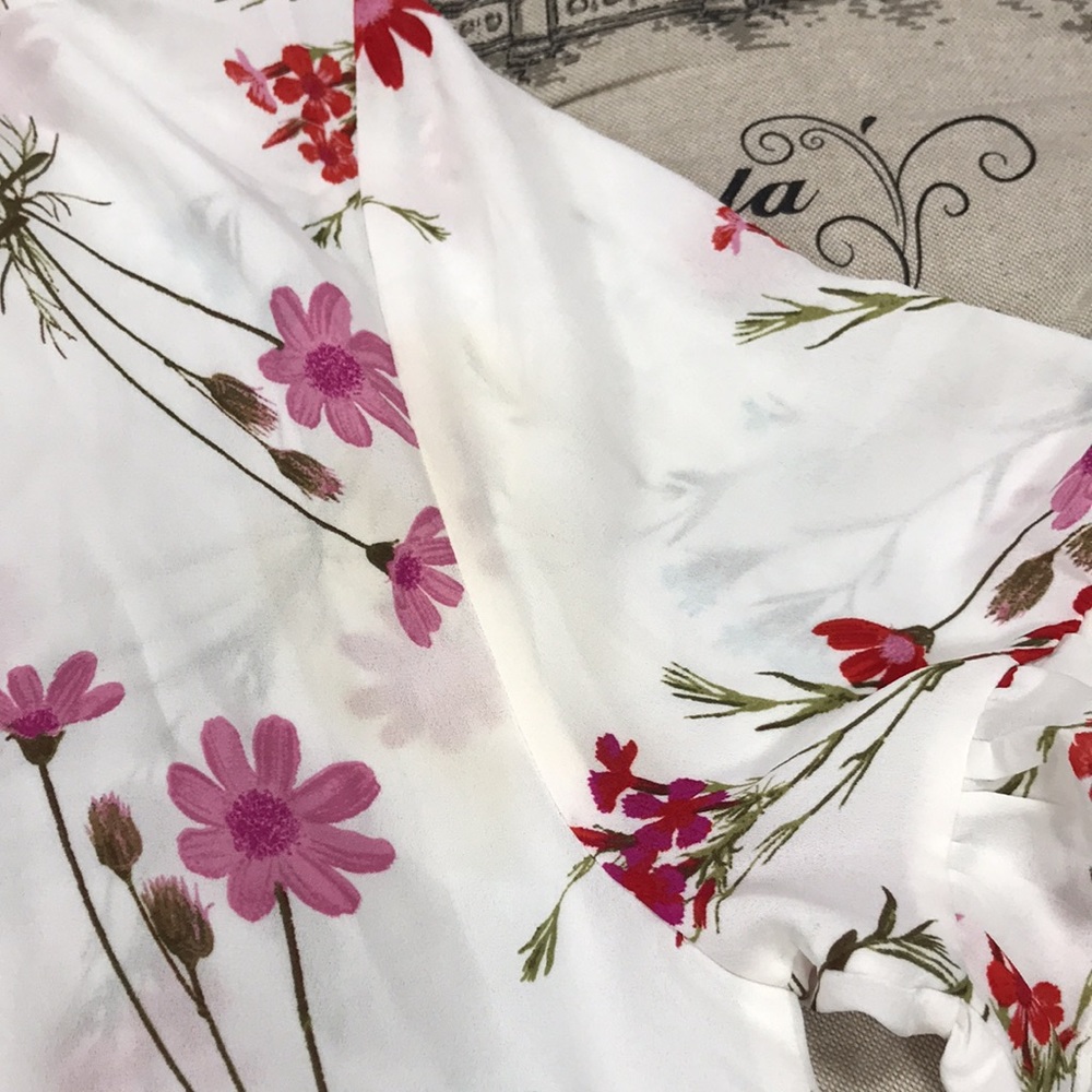 🎁Cece Enchanted Wildflower Collared Short Sleeve Top - Picture 9 of 9